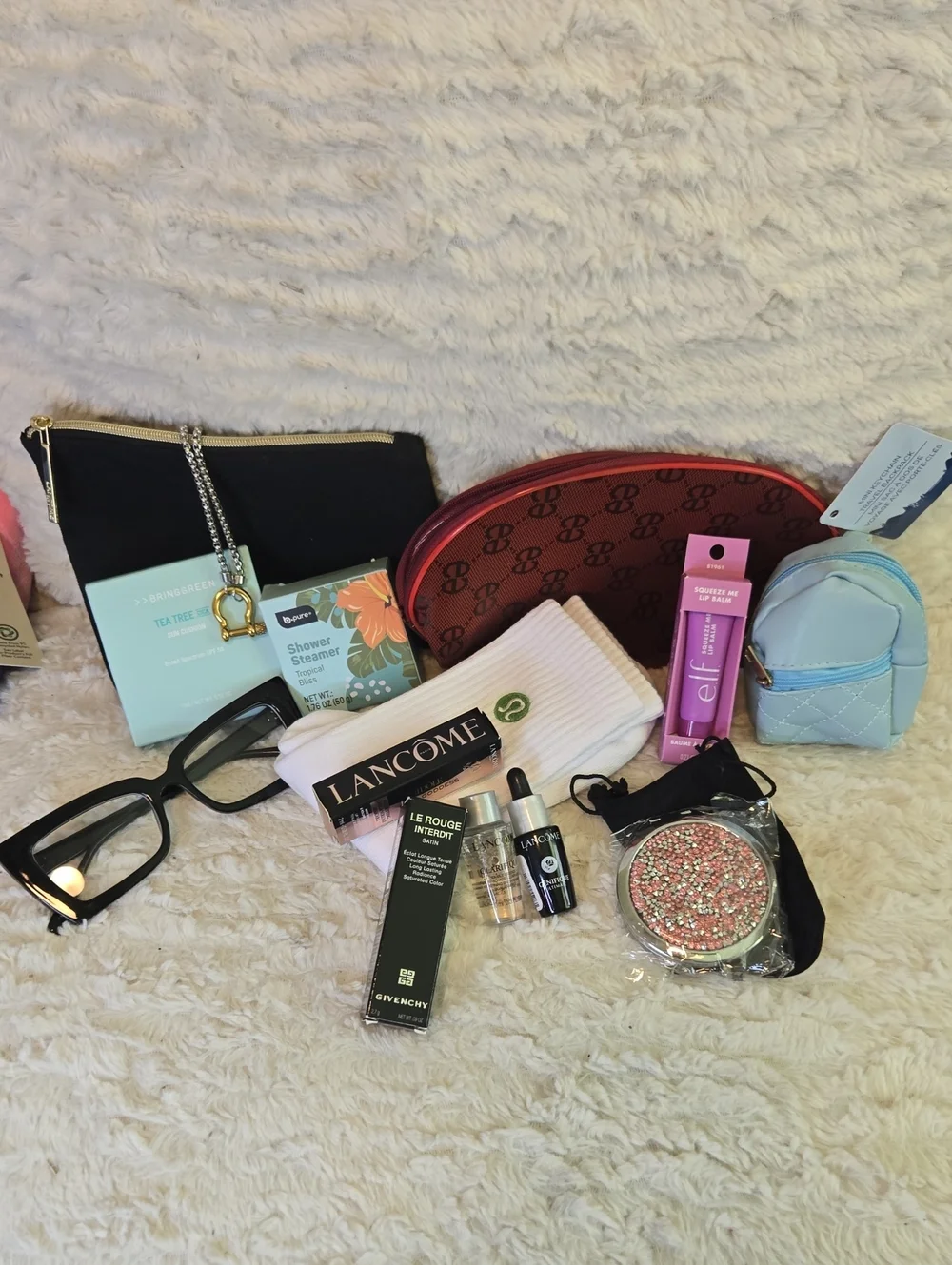Huge Brand Names Bundle Look At All Pics